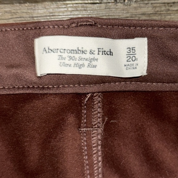 Abercrombie & Fitch '90s Straight Ultra High Rise Faux Leather Pant - Picture 6 of 9